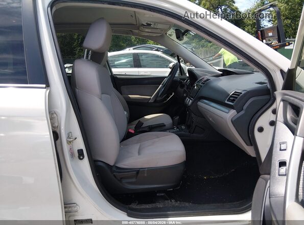 JF2SJAEC3HH442655 2017 SUBARU FORESTER White Front interior view