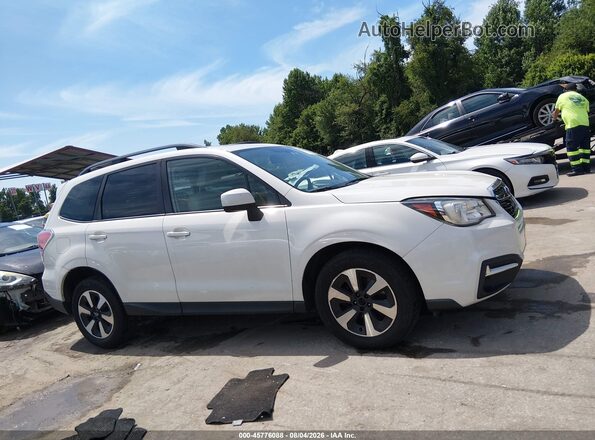 JF2SJAEC3HH442655 2017 SUBARU FORESTER White 360 interior view