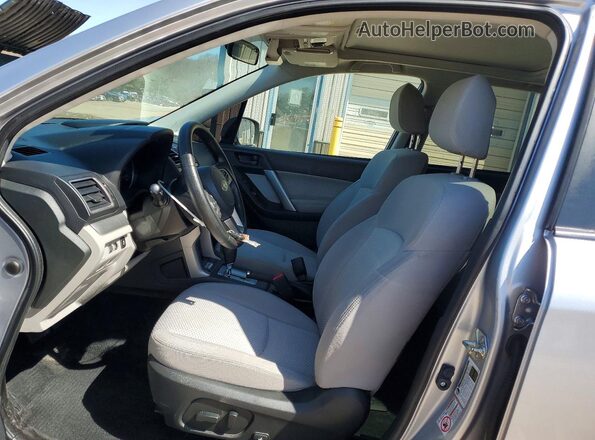 JF2SJAEC4HH542120 2017 SUBARU FORESTER Silver Widok wnętrza z przodu