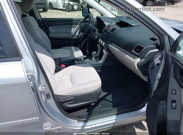 JF2SJAEC4JH502805 2018 SUBARU FORESTER Silver Вид салону спереду