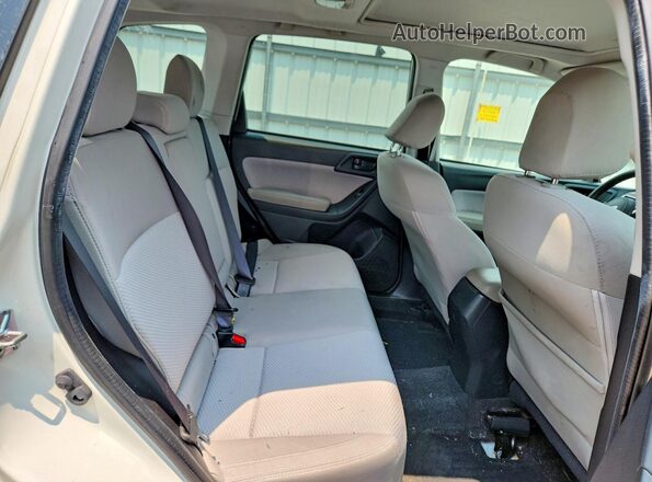 JF2SJAEC6HH409763 2017 SUBARU FORESTER White Սալոնի հետևի տեսք