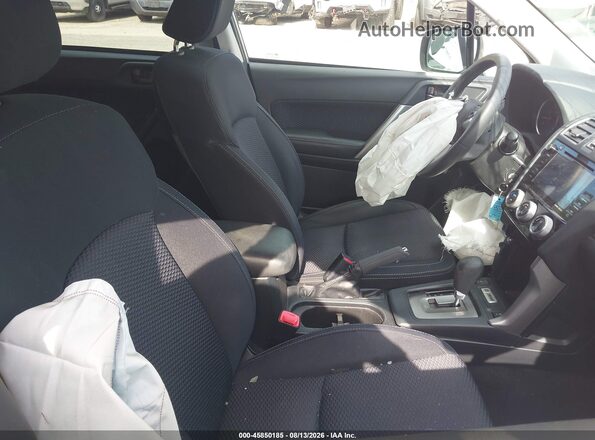 JF2SJAEC6HH596020 2017 SUBARU FORESTER Silver Widok wnętrza z przodu