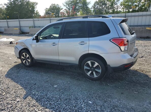 JF2SJAEC6JH599022 2018 SUBARU FORESTER Silver Trasero izquierdo