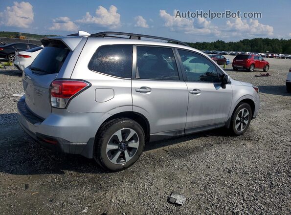 JF2SJAEC6JH599022 2018 SUBARU FORESTER Silver Trasero derecho