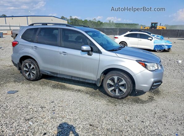 JF2SJAEC6JH599022 2018 SUBARU FORESTER Silver Delantero derecho