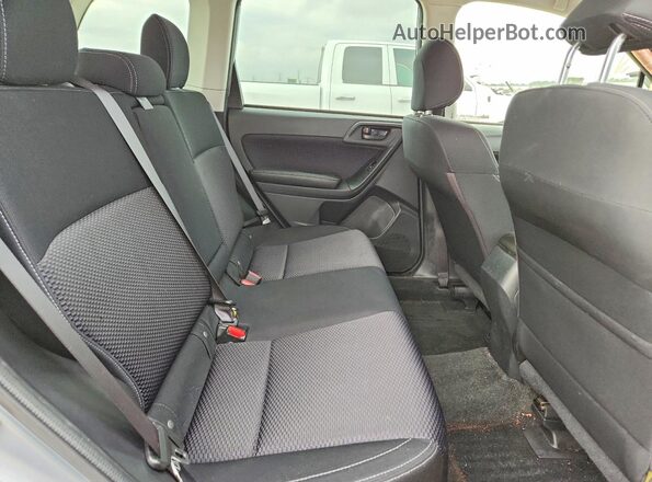 JF2SJAEC7JH470030 2018 SUBARU FORESTER Серебряный Вид задних сидений