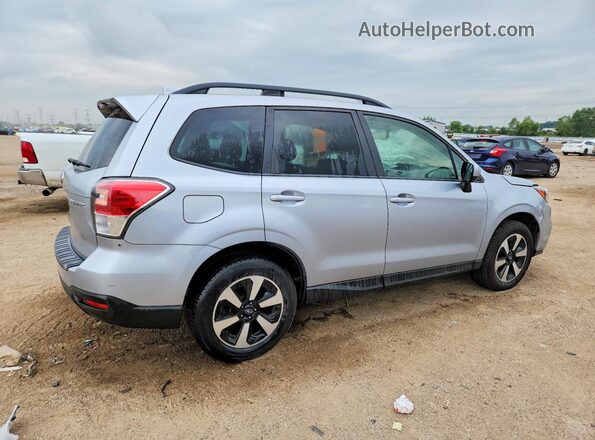JF2SJAEC7JH470030 2018 SUBARU FORESTER Серебряный Задняя правая четверть