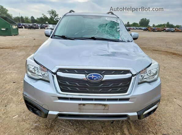 JF2SJAEC7JH470030 2018 SUBARU FORESTER Серебряный Вид спереди