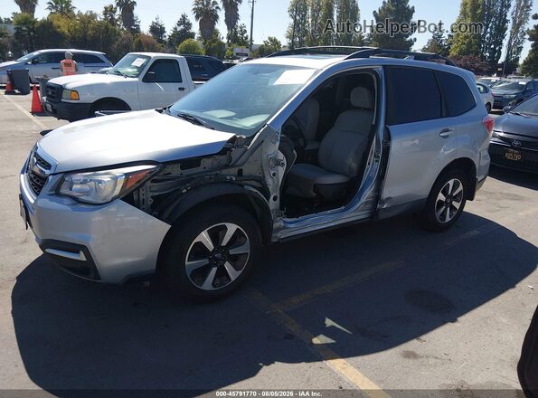 JF2SJAEC8HH512392 2017 SUBARU FORESTER Серебряный Передняя левая четверть