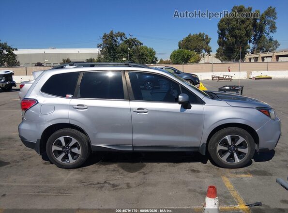 JF2SJAEC8HH512392 2017 SUBARU FORESTER Серебряный Панорамный вид салона 360°