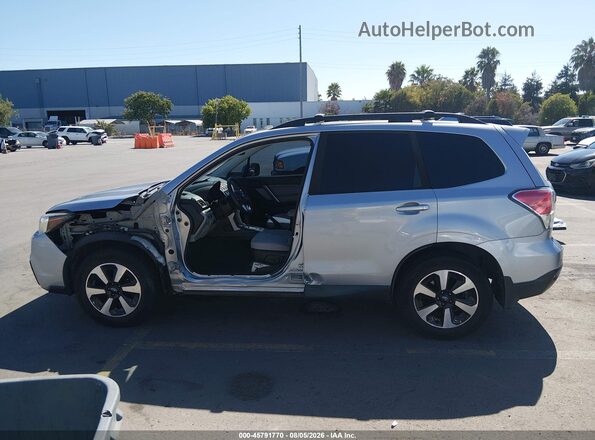 JF2SJAEC8HH512392 2017 SUBARU FORESTER Серебряный 