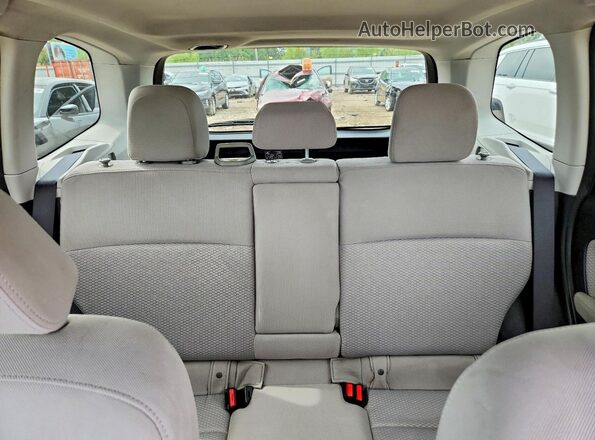 JF2SJAEC8HH545876 2017 SUBARU FORESTER White უკანა სავარძლების ხედი