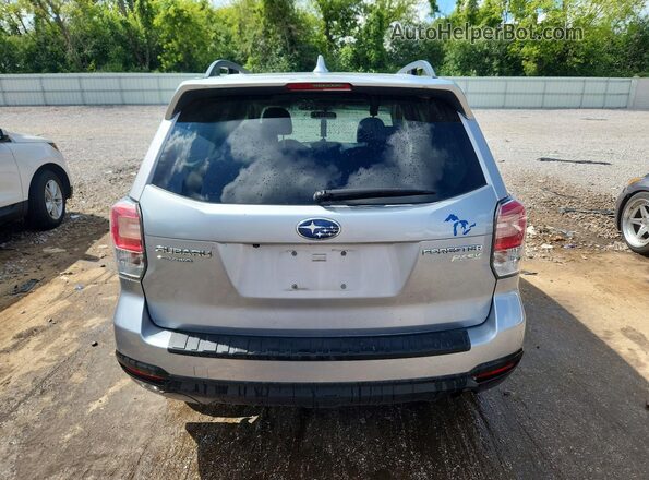 JF2SJAEC8HH802860 2017 SUBARU FORESTER Silver Vista trasera