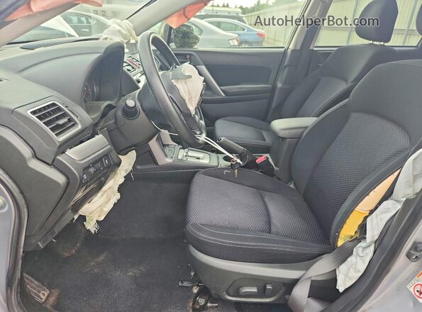 JF2SJAFC3GH472879 2016 SUBARU FORESTER Серебряный Вид салона спереди