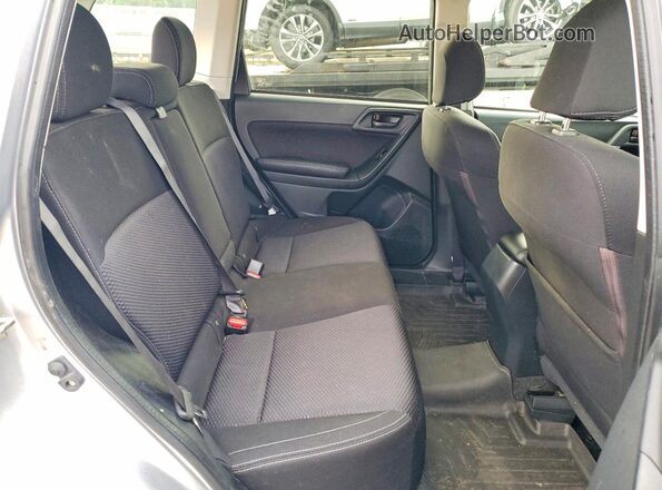 JF2SJAGC0HH543200 2017 SUBARU FORESTER Silver Սալոնի հետևի տեսք