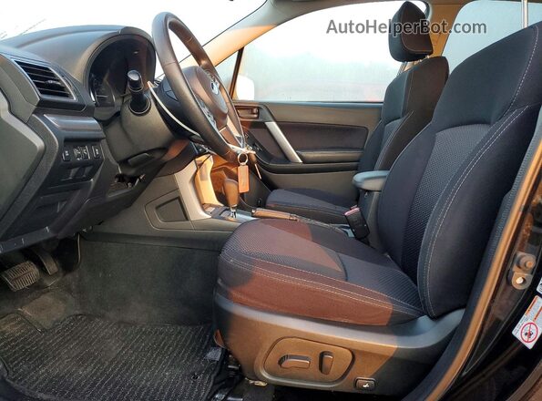 JF2SJAGC2JH562580 2018 SUBARU FORESTER Black Front interior view