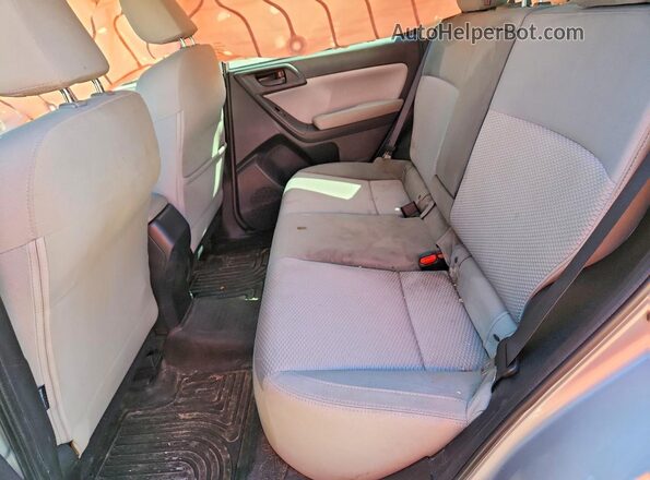 JF2SJAGC3JH408721 2018 SUBARU FORESTER Silver უკანა სალონის ხედი