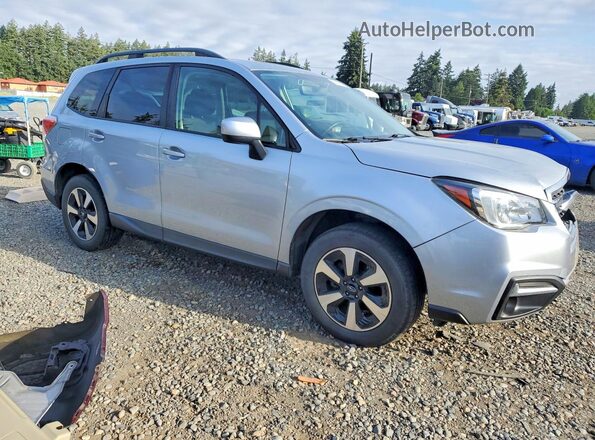 JF2SJAGC3JH535095 2018 SUBARU FORESTER Silver Front right