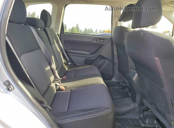 JF2SJAGC3JH535095 2018 SUBARU FORESTER Silver Rear interior view