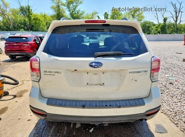 JF2SJAGC8HH425279 2017 SUBARU FORESTER White უკანა ხედი