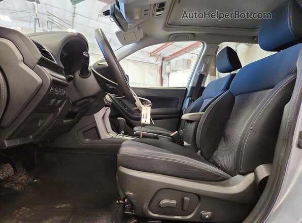 JF2SJAGC8HH584450 2017 SUBARU FORESTER Silver Front interior view