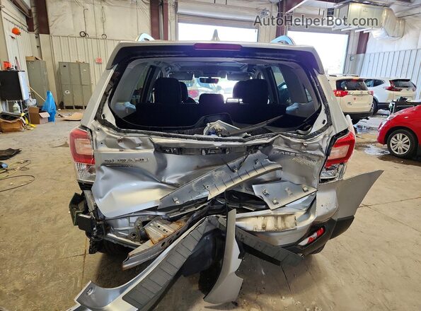 JF2SJAGC8HH584450 2017 SUBARU FORESTER Silver Rear view
