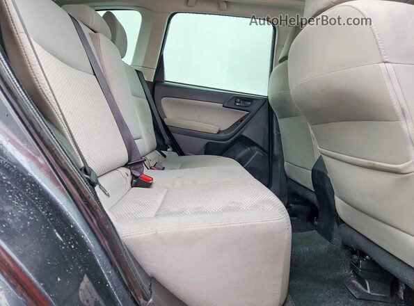 JF2SJAGC8JH551938 2018 SUBARU FORESTER Gray Rear interior view