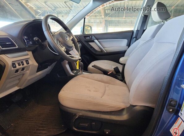 JF2SJAGC9JH447023 2018 SUBARU FORESTER Blue Вид салону спереду