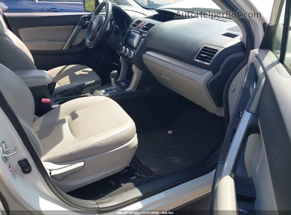JF2SJAHC0GH482833 2016 SUBARU FORESTER White Widok wnętrza z przodu