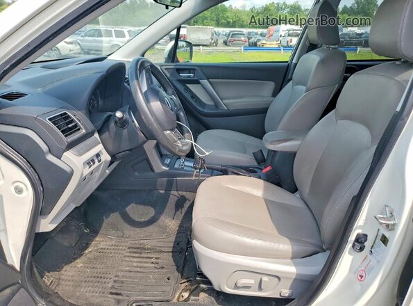 JF2SJAHC1GH476958 2016 SUBARU FORESTER White Front interior view