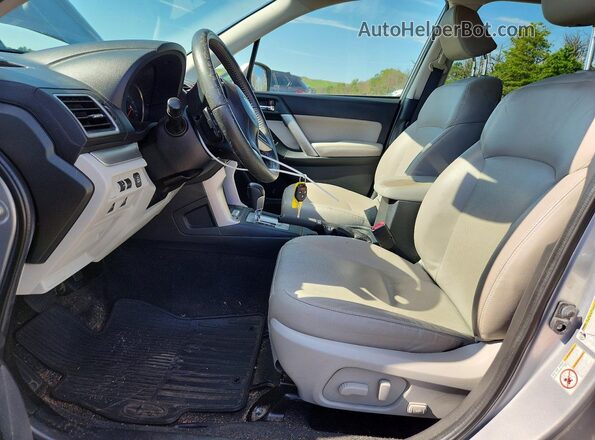 JF2SJAHC4GH550261 2016 SUBARU FORESTER Silver წინა სალონის ხედი