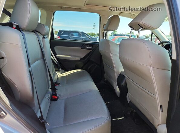 JF2SJAHC4GH550261 2016 SUBARU FORESTER Silver უკანა სალონის ხედი