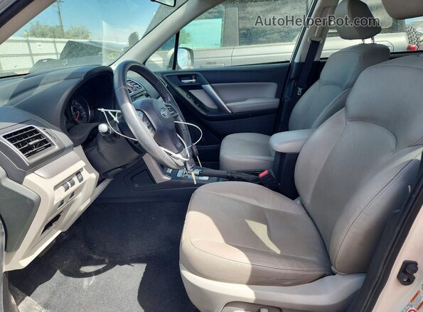 JF2SJAHC6GH555008 2016 SUBARU FORESTER White Front interior view