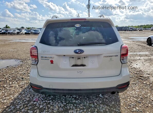 JF2SJAJC1JH486147 2018 SUBARU FORESTER White Вид ззаду