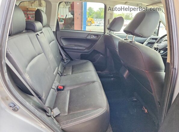 JF2SJAJC1JH546458 2018 SUBARU FORESTER Silver უკანა სავარძლების ხედი