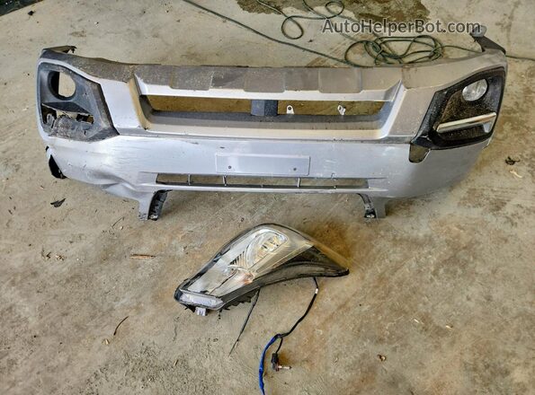 JF2SJAJC1JH546458 2018 SUBARU FORESTER Silver ძრავის განყოფილების ხედი