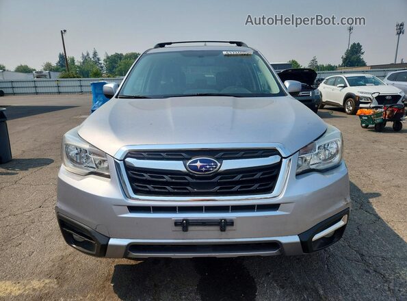 JF2SJAJC2HH416666 2017 SUBARU FORESTER Серебряный Вид спереди