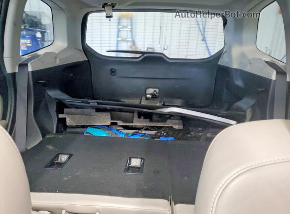JF2SJAJC3HH401674 2017 SUBARU FORESTER Green Rear seats view