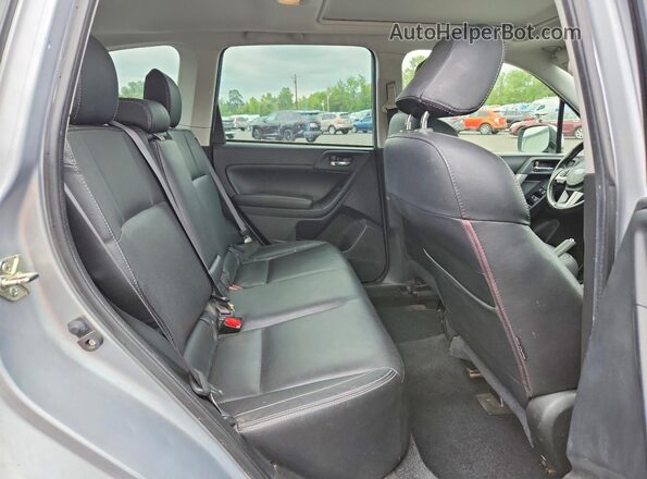 JF2SJAJC3JH464067 2018 SUBARU FORESTER Silver Widok tylnych siedzeń