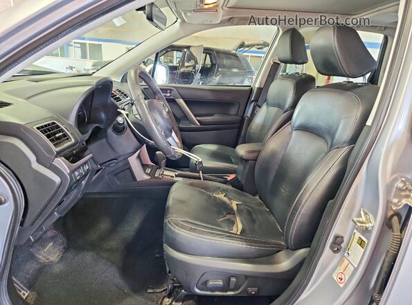 JF2SJAJC4HH523329 2017 SUBARU FORESTER Silver წინა სალონის ხედი