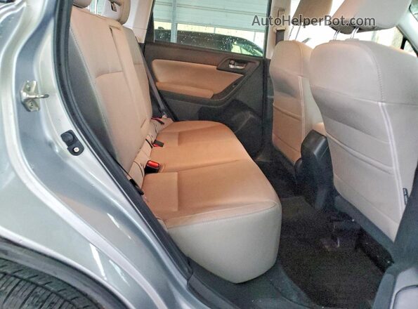JF2SJAJC6HH806041 2017 SUBARU FORESTER Silver Սալոնի հետևի տեսք