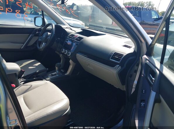 JF2SJAJC9JH541508 2018 SUBARU FORESTER Silver Front interior view