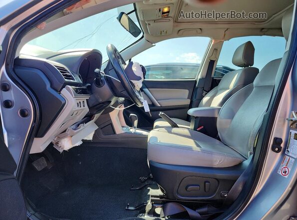 JF2SJAJCXJH414718 2018 SUBARU FORESTER Silver Widok wnętrza z przodu