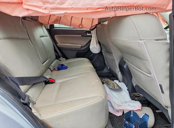 JF2SJAKC2GH492742 2016 SUBARU FORESTER Silver Вид задніх сидінь