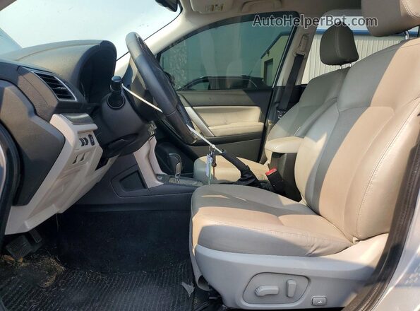 JF2SJAKC4GH535221 2016 SUBARU FORESTER Silver Front interior view
