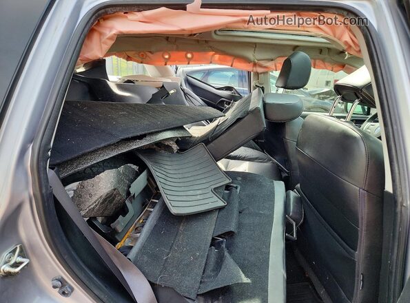 JF2SJAKC6GH406672 2016 SUBARU FORESTER Silver Вид задніх сидінь