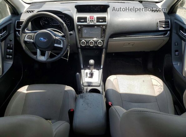 JF2SJALC7HH572151 2017 SUBARU FORESTER White Vista del salpicadero