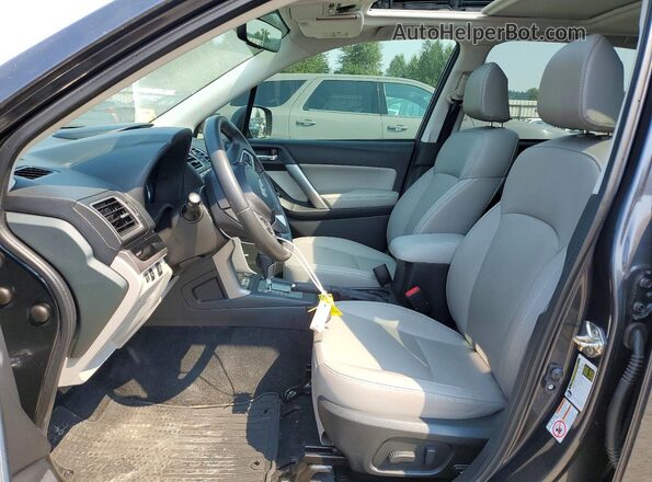 JF2SJALC8HH484449 2017 SUBARU FORESTER Черный Вид салона спереди