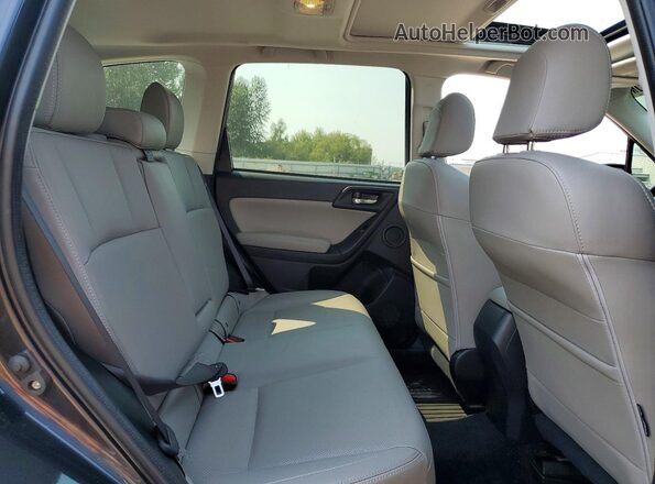 JF2SJALC8HH484449 2017 SUBARU FORESTER Черный Вид задней части салона