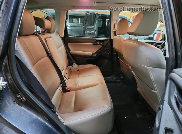 JF2SJARC0HH529830 2017 SUBARU FORESTER Charcoal Widok wnętrza z tyłu